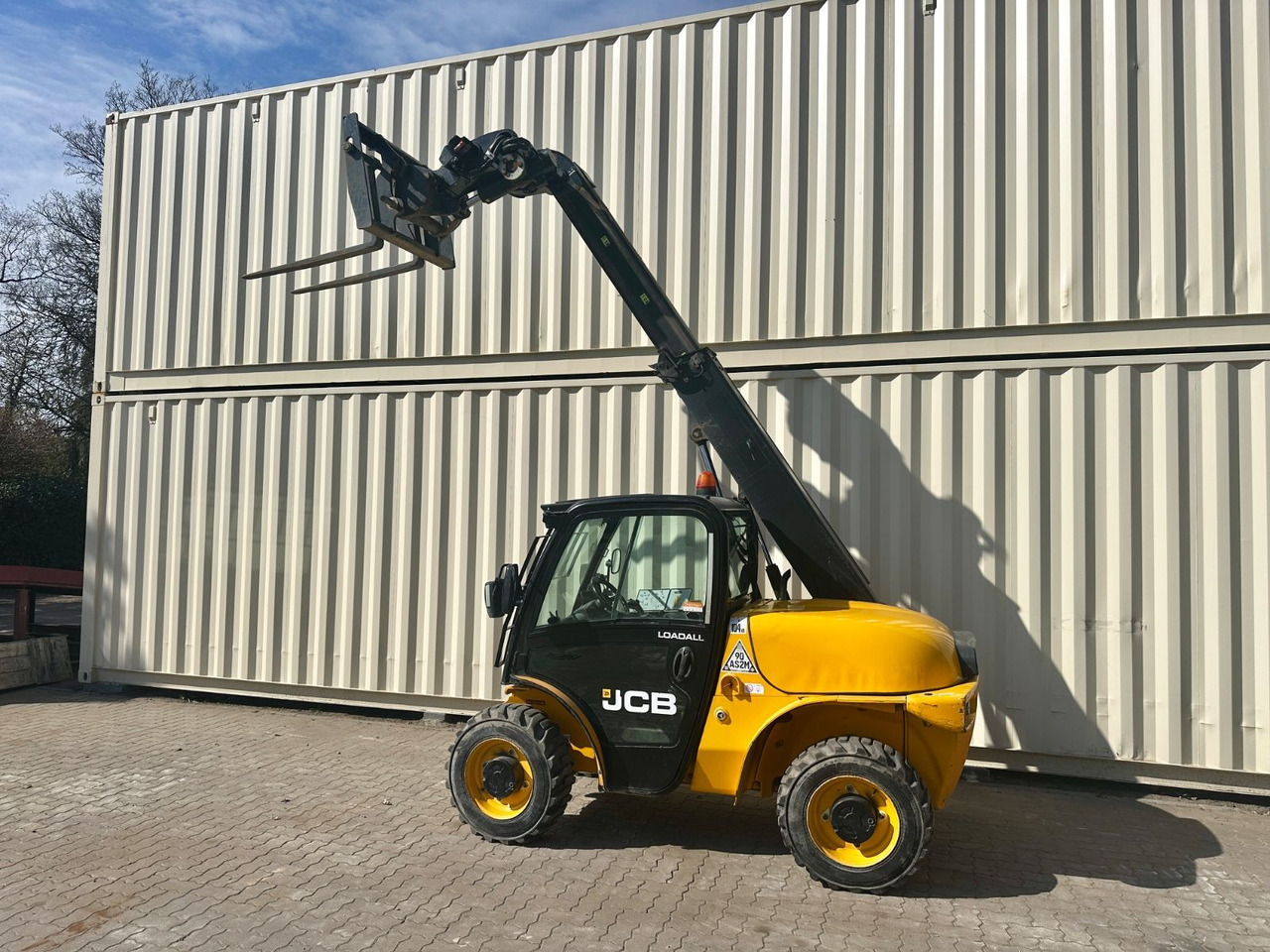 JCB 520-40 / 4 Meter / 2 Tonnen / 2.297 Bh / TOP - Teleskooplaadur: pilt 3 JCB 520-40 / 4 Meter / 2 Tonnen / 2.297 Bh / TOP - Teleskooplaadur: pilt 3