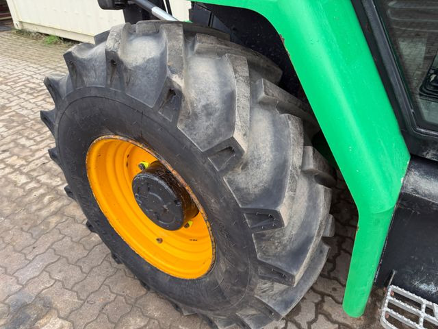 Diiseltõstuk JCB 926 4x4 / 2.600 KG / 1.048 H: pilt 13 Diiseltõstuk JCB 926 4x4 / 2.600 KG / 1.048 H: pilt 13