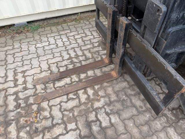 Diiseltõstuk JCB 926 4x4 / 2.600 KG / 1.048 H: pilt 17 Diiseltõstuk JCB 926 4x4 / 2.600 KG / 1.048 H: pilt 17