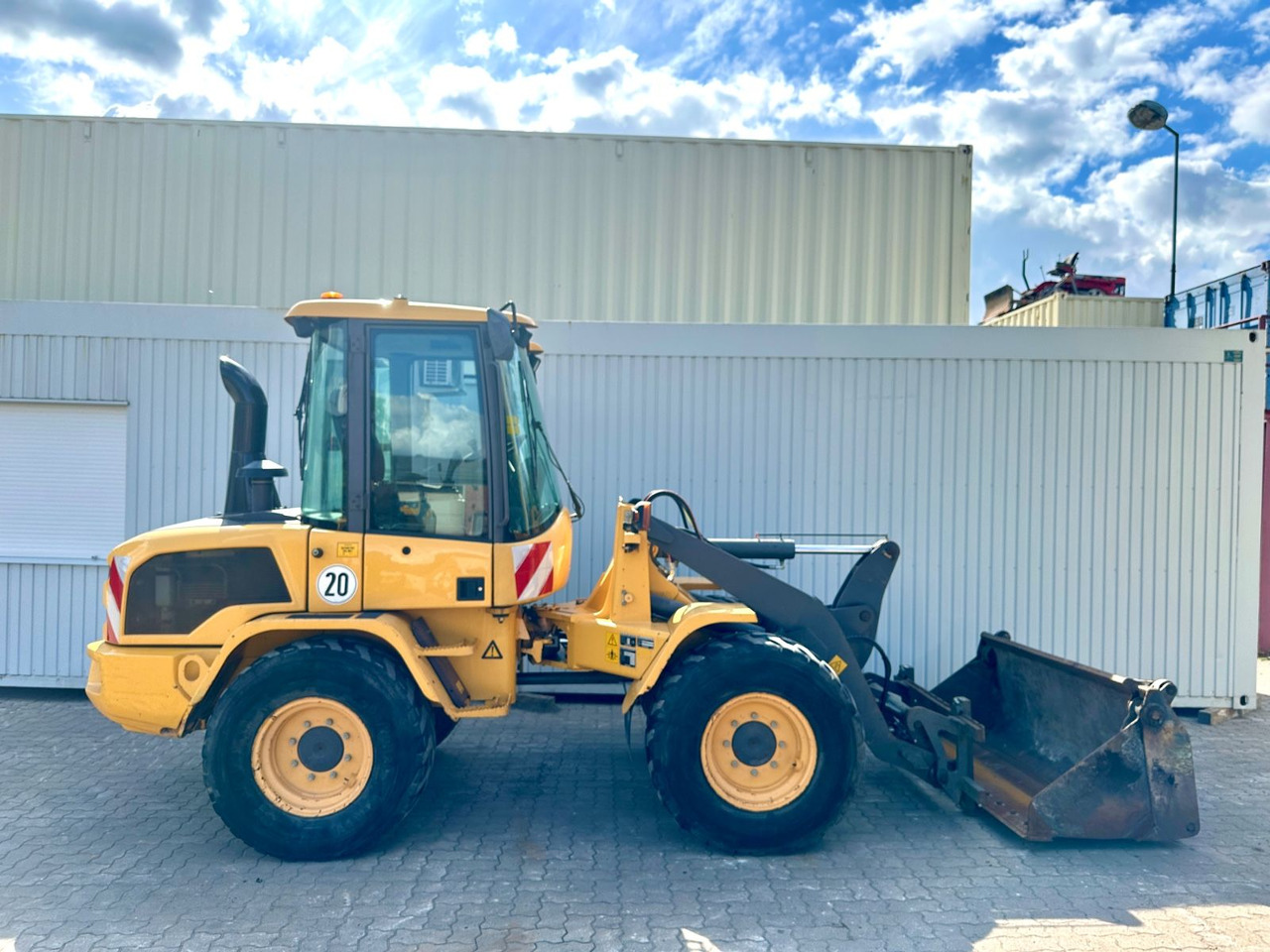 Volvo L30G / 2015 BJ / Klappschaufel+Gabel - Rataslaadur: pilt 1 Volvo L30G / 2015 BJ / Klappschaufel+Gabel - Rataslaadur: pilt 1