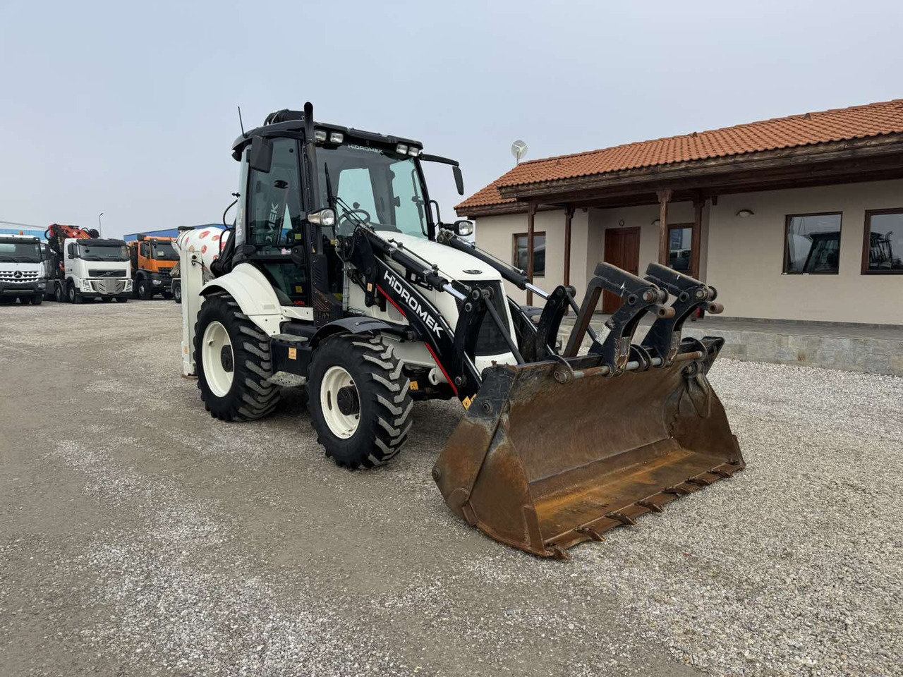 HIDROMEK HMK102B - Ekskavaator-laadur: pilt 1 HIDROMEK HMK102B - Ekskavaator-laadur: pilt 1