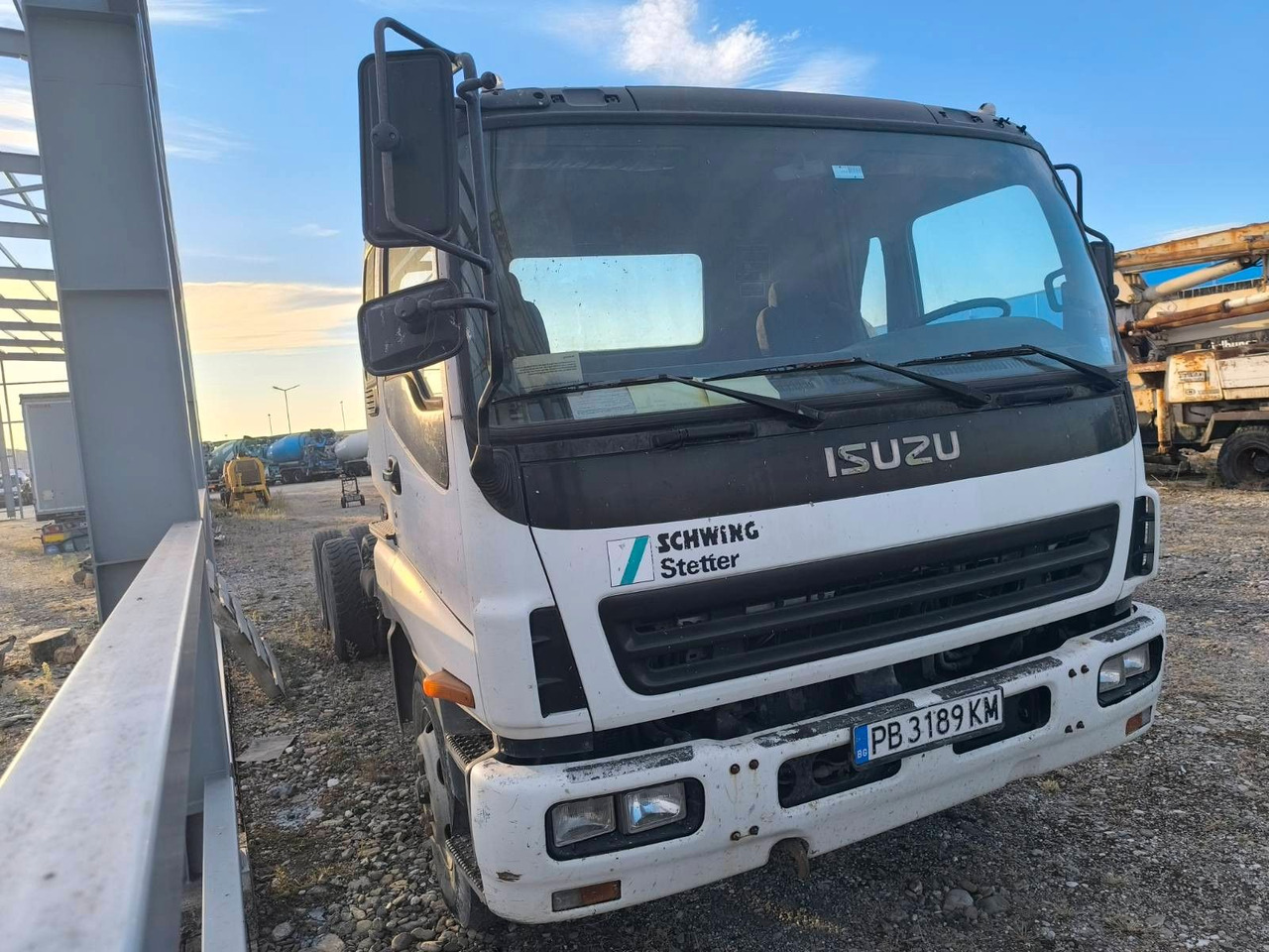 Isuzu 2.8 CXZ 81 - Kabiinišassiiga veoauto: pilt 1 Isuzu 2.8 CXZ 81 - Kabiinišassiiga veoauto: pilt 1