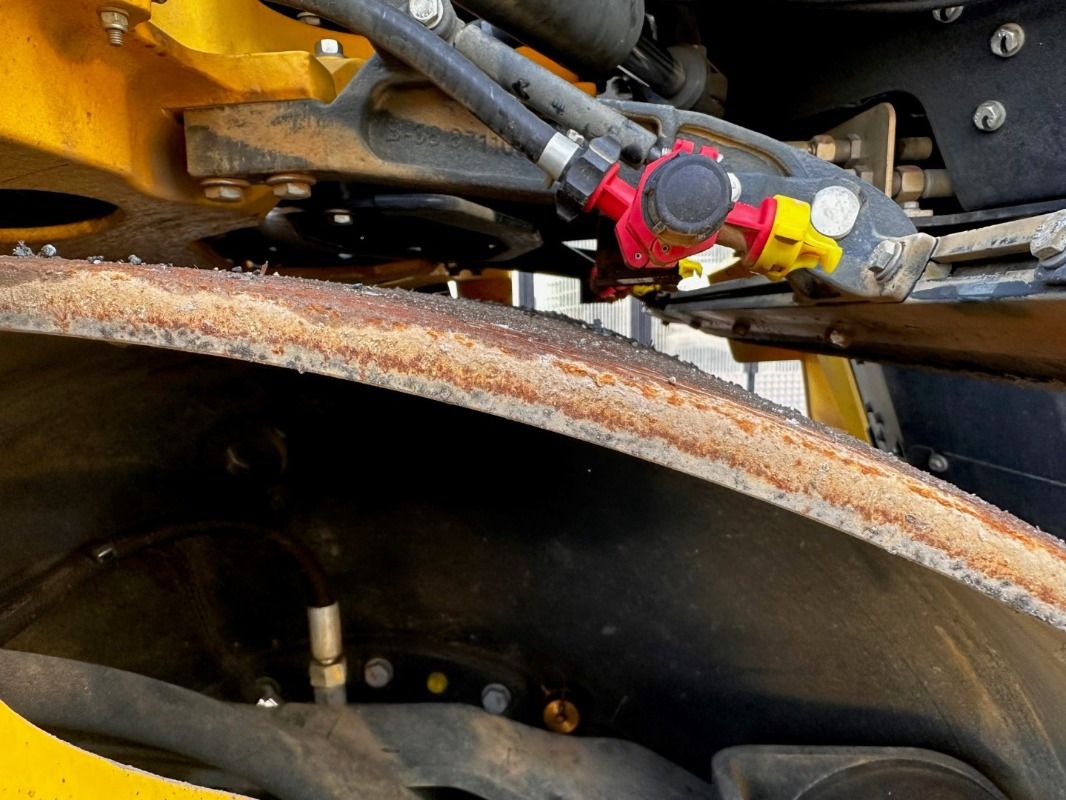 BOMAG DE BW 154 AP-5 AM - Teerull: pilt 3 BOMAG DE BW 154 AP-5 AM - Teerull: pilt 3