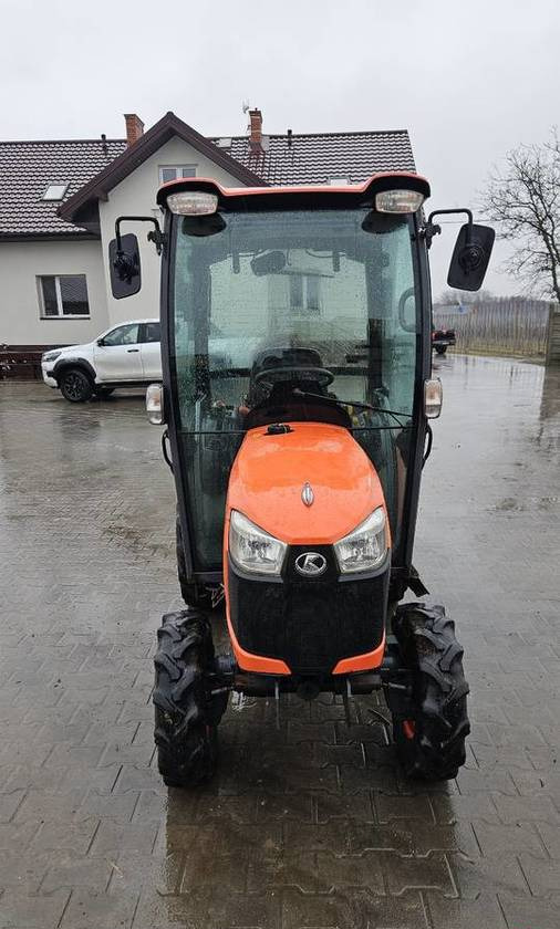 Ciągnik Kubota B2650 4x4 klima 26 KM hydrostat - Traktor: pilt 3 Ciągnik Kubota B2650 4x4 klima 26 KM hydrostat - Traktor: pilt 3