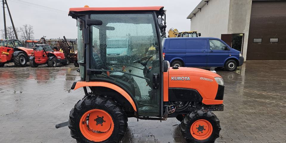Ciągnik Kubota B2650 4x4 klima 26 KM hydrostat - Traktor: pilt 5 Ciągnik Kubota B2650 4x4 klima 26 KM hydrostat - Traktor: pilt 5