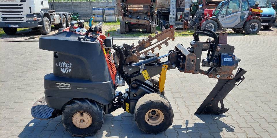 Ditch Witch R300 koparka łańcuchowa pługoukładacz - Kraavikaevamismasin: pilt 5 Ditch Witch R300 koparka łańcuchowa pługoukładacz - Kraavikaevamismasin: pilt 5
