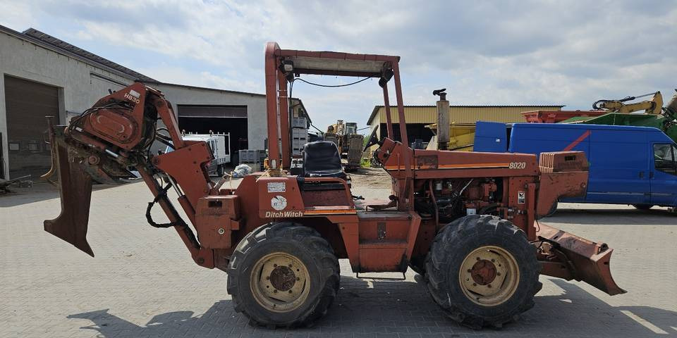 Pługoukładacz wibropług Ditch Witch 8020 układanie kabli światłowód - Ehitusmasinad: pilt 5 Pługoukładacz wibropług Ditch Witch 8020 układanie kabli światłowód - Ehitusmasinad: pilt 5