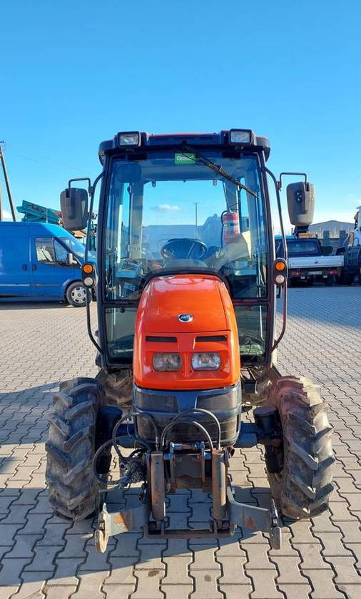 Kioti EX50 HST 50KM klimatyzacja przedni TUZ - Traktor: pilt 3 Kioti EX50 HST 50KM klimatyzacja przedni TUZ - Traktor: pilt 3