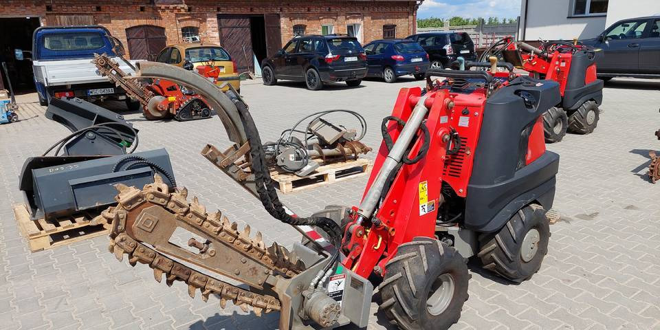 Koparka łańcuchowa miniładowarka Ditch Witch R300 wiertnica - Kraavikaevamismasin: pilt 1 Koparka łańcuchowa miniładowarka Ditch Witch R300 wiertnica - Kraavikaevamismasin: pilt 1