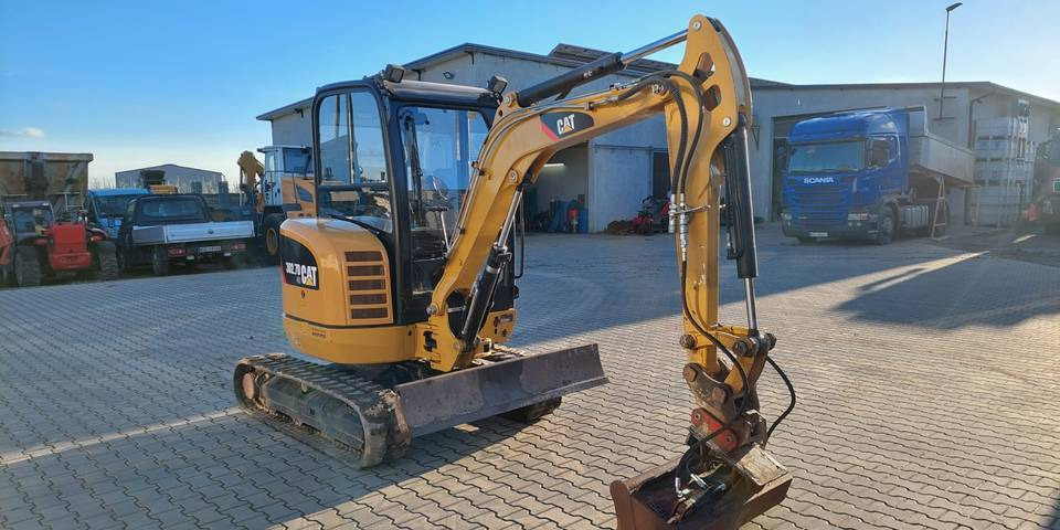 Minikoparka Caterpillar CAT 302.7D CR - Lintekskavaator: pilt 4 Minikoparka Caterpillar CAT 302.7D CR - Lintekskavaator: pilt 4
