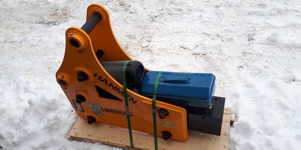 NOWY młot wyburzeniowy HMB 680 do koparki 5-7t - Hüdrauliline haamer - Ehitusmasinad: pilt 4 NOWY młot wyburzeniowy HMB 680 do koparki 5-7t - Hüdrauliline haamer - Ehitusmasinad: pilt 4