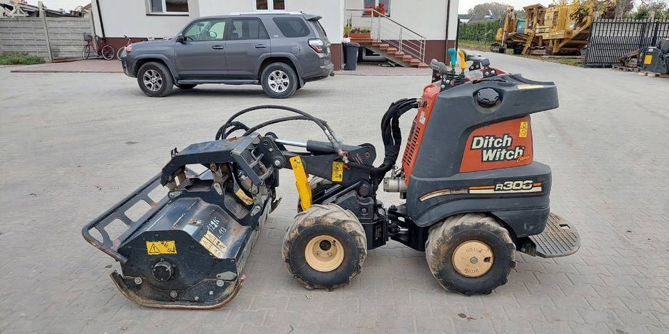 Rotadairon BRD50 mulczer kosiarka Ditch Witch R300, Avant - Hooldusniiduk: pilt 1 Rotadairon BRD50 mulczer kosiarka Ditch Witch R300, Avant - Hooldusniiduk: pilt 1