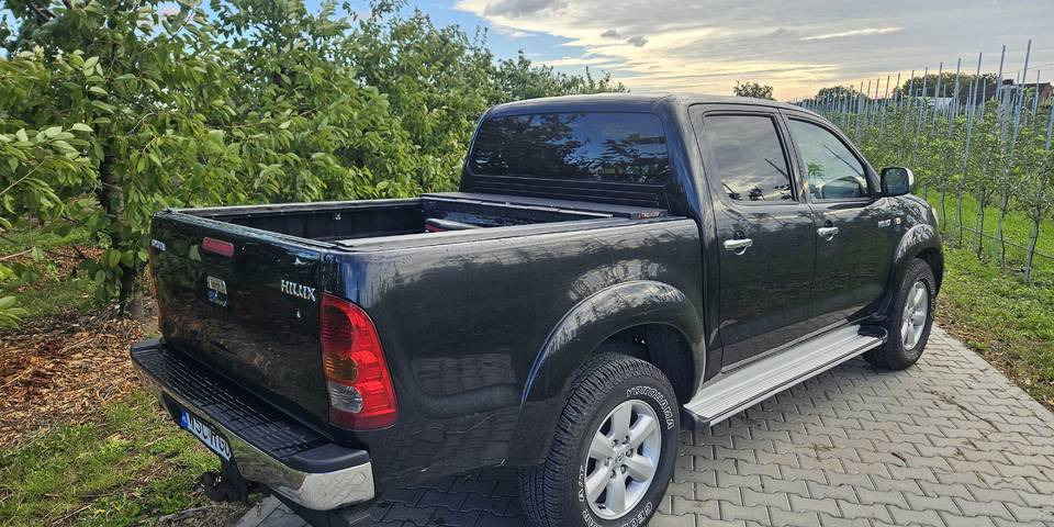 Toyota Hilux 3.0 SR5 automat 4x4 - Pikap: pilt 5 Toyota Hilux 3.0 SR5 automat 4x4 - Pikap: pilt 5