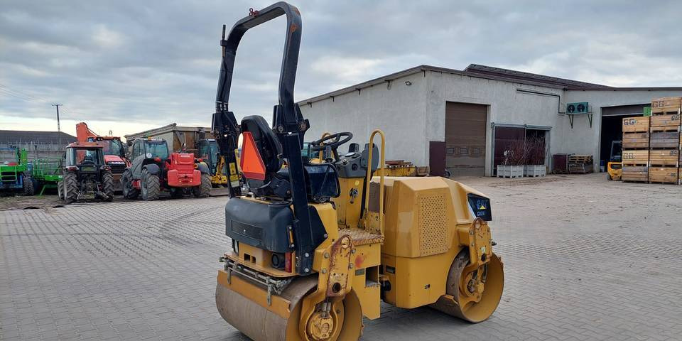 Walec Caterpillar CB24 2700 kg CAT - Rullija: pilt 5 Walec Caterpillar CB24 2700 kg CAT - Rullija: pilt 5