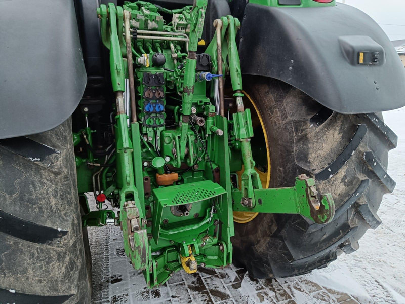 Traktor John Deere 6215R: pilt 10