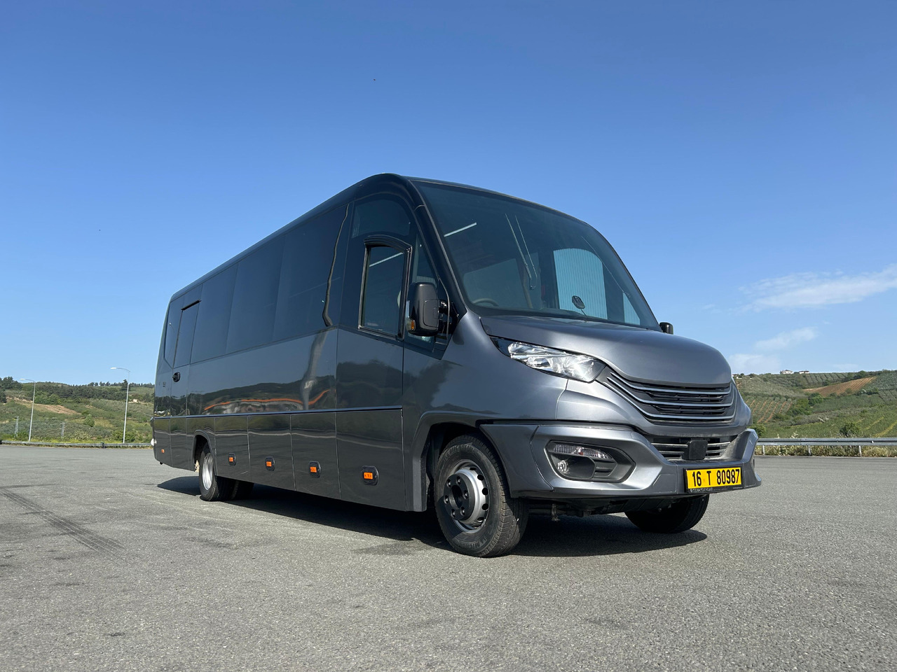 IVECO DAILY - RIGHT HAND DRIVE TOURISTIC VEHICLE - Kaugsõidu buss: pilt 1 IVECO DAILY - RIGHT HAND DRIVE TOURISTIC VEHICLE - Kaugsõidu buss: pilt 1
