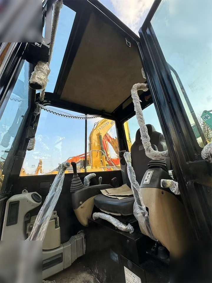 CATERPILLAR 305.5E - Miniekskavaator: pilt 4 CATERPILLAR 305.5E - Miniekskavaator: pilt 4