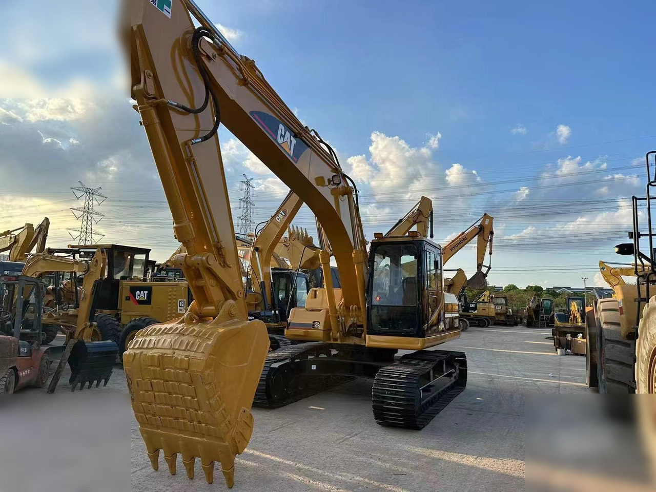 CATERPILLAR 320BL - Lintekskavaator: pilt 2 CATERPILLAR 320BL - Lintekskavaator: pilt 2
