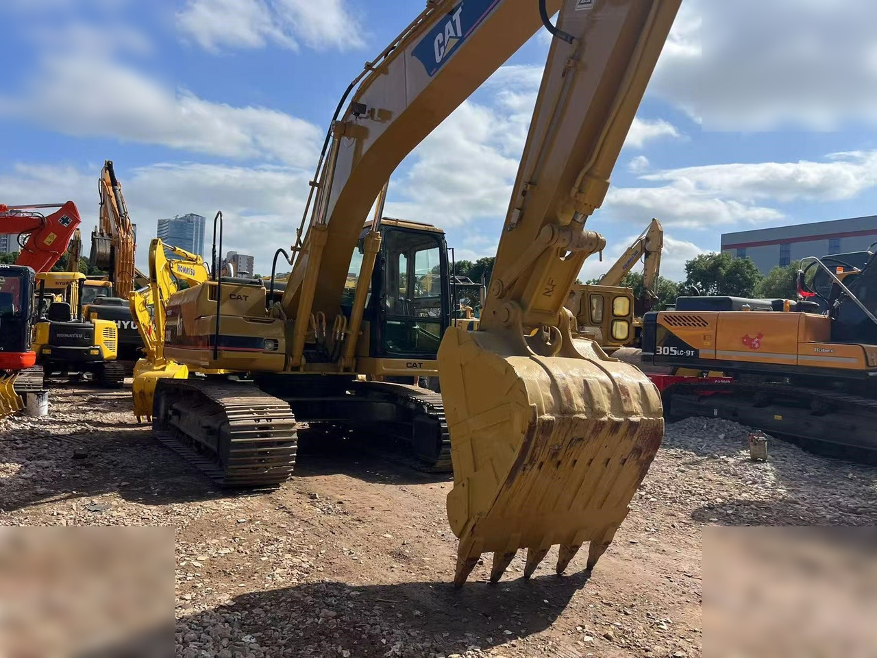 CATERPILLAR 320BL - Lintekskavaator: pilt 1 CATERPILLAR 320BL - Lintekskavaator: pilt 1