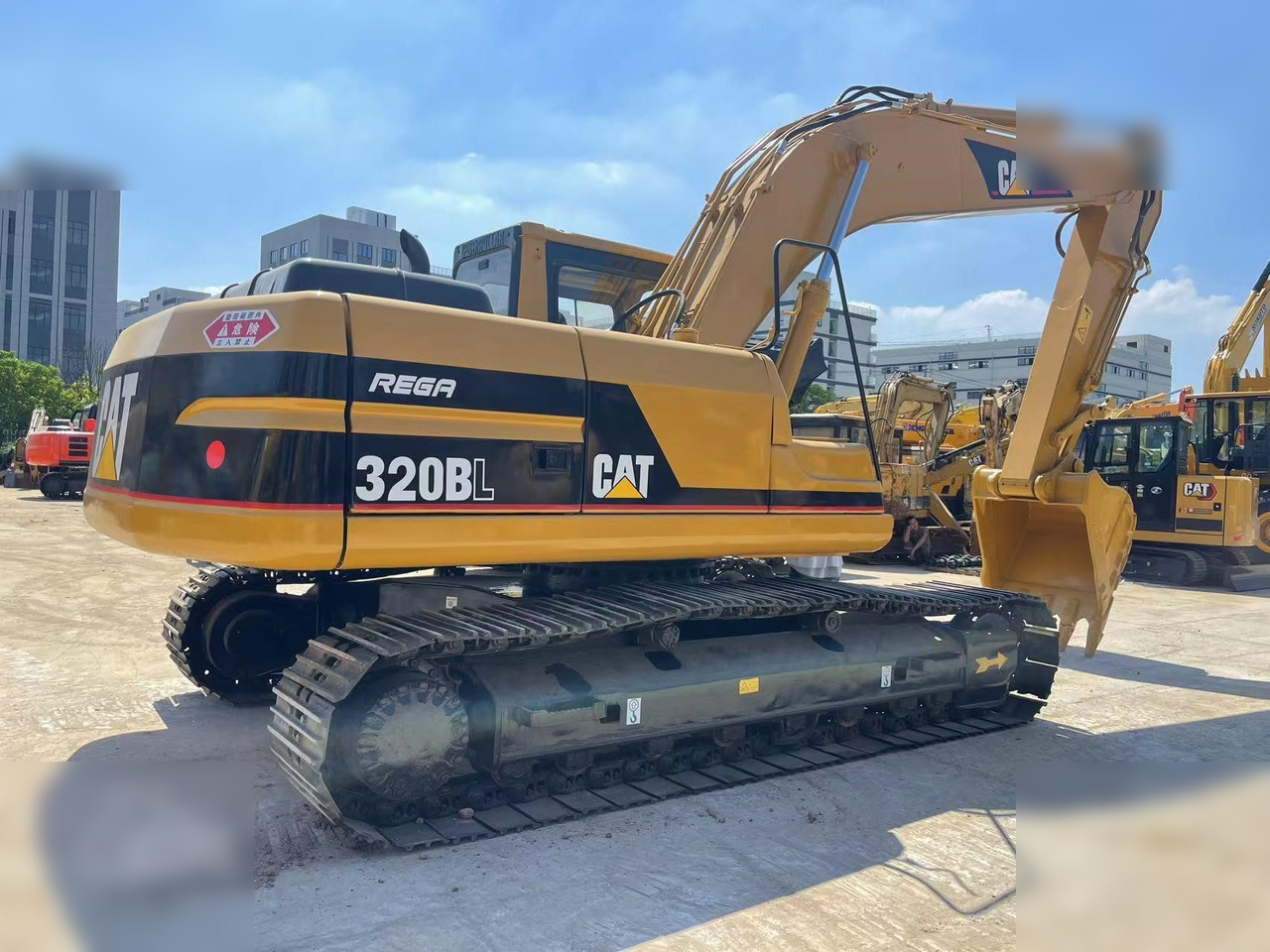 CATERPILLAR 320BL - Lintekskavaator: pilt 2 CATERPILLAR 320BL - Lintekskavaator: pilt 2