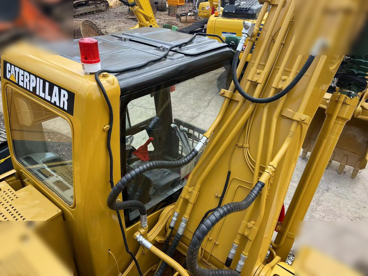 CATERPILLAR 320CL - Lintekskavaator: pilt 5 CATERPILLAR 320CL - Lintekskavaator: pilt 5