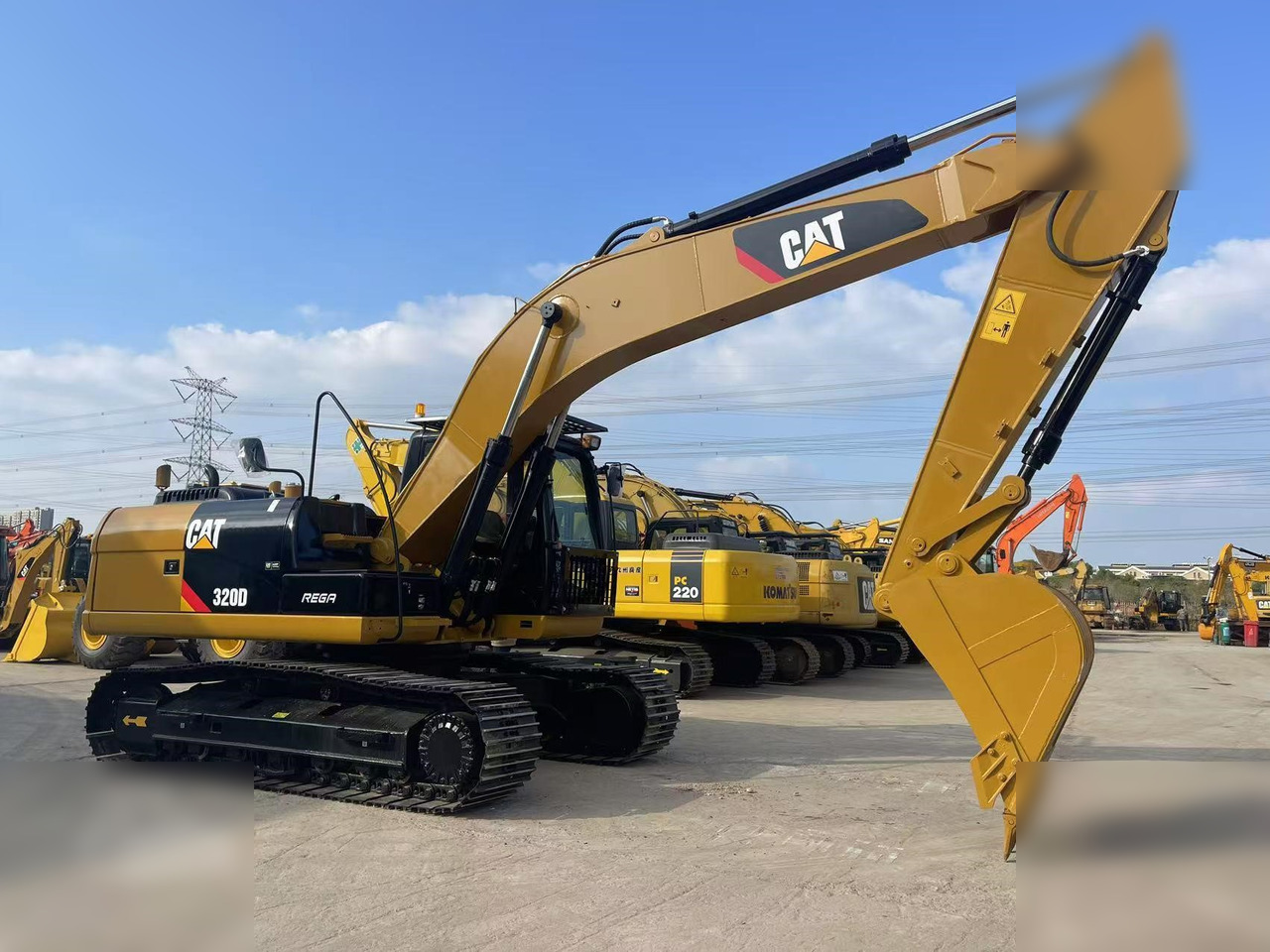 CATERPILLAR 320D - Lintekskavaator: pilt 4 CATERPILLAR 320D - Lintekskavaator: pilt 4