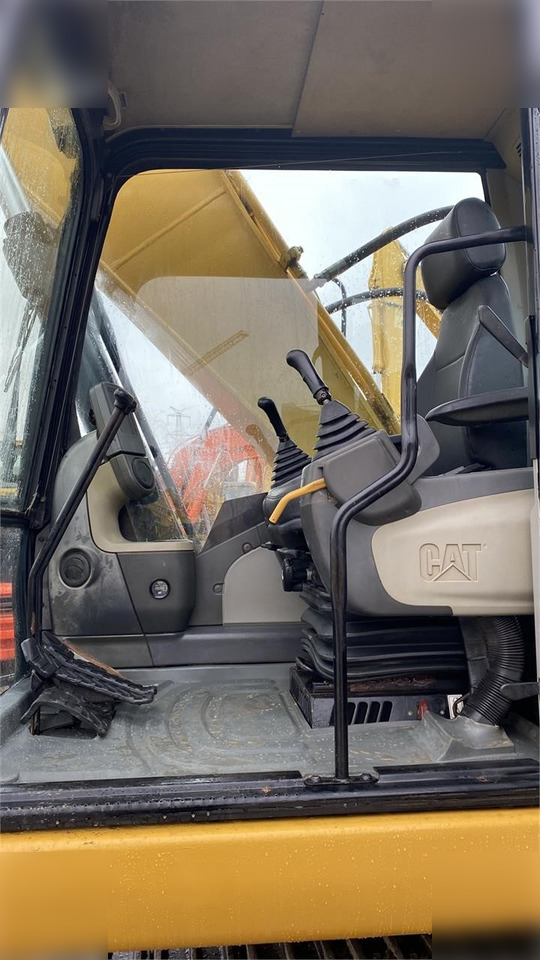 CATERPILLAR 320D - Lintekskavaator: pilt 4 CATERPILLAR 320D - Lintekskavaator: pilt 4