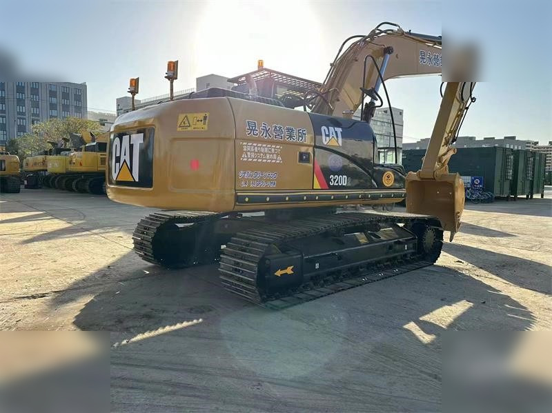 CATERPILLAR 320D - Lintekskavaator: pilt 4 CATERPILLAR 320D - Lintekskavaator: pilt 4