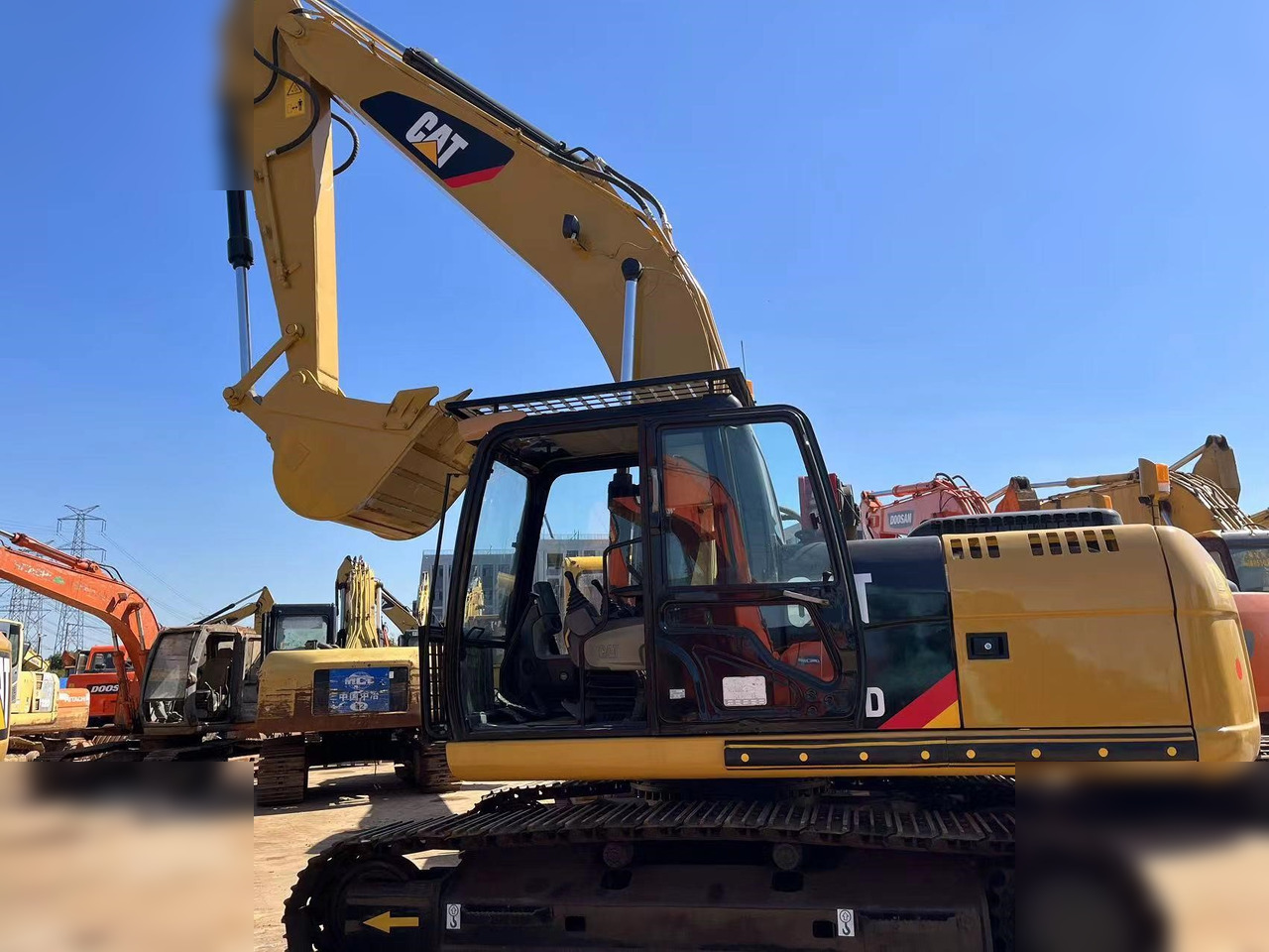CATERPILLAR 320D - Lintekskavaator: pilt 1 CATERPILLAR 320D - Lintekskavaator: pilt 1