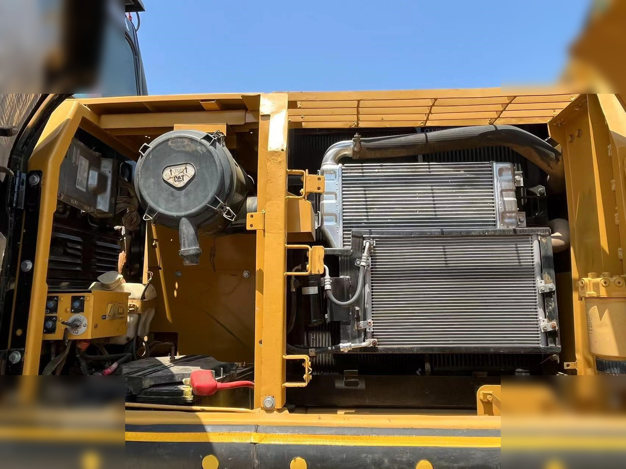 CATERPILLAR 320D - Lintekskavaator: pilt 5 CATERPILLAR 320D - Lintekskavaator: pilt 5
