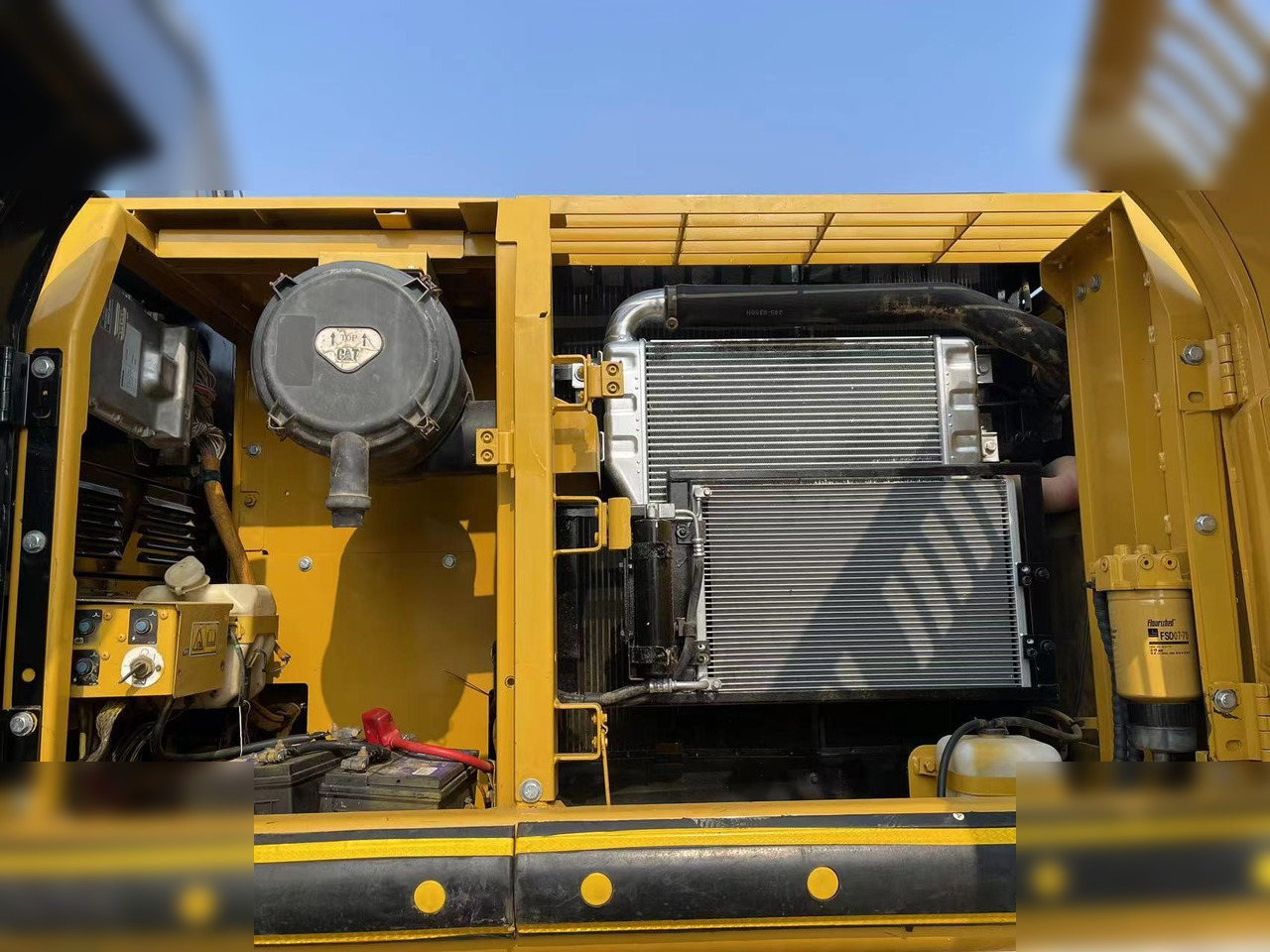 CATERPILLAR 320D - Lintekskavaator: pilt 2 CATERPILLAR 320D - Lintekskavaator: pilt 2