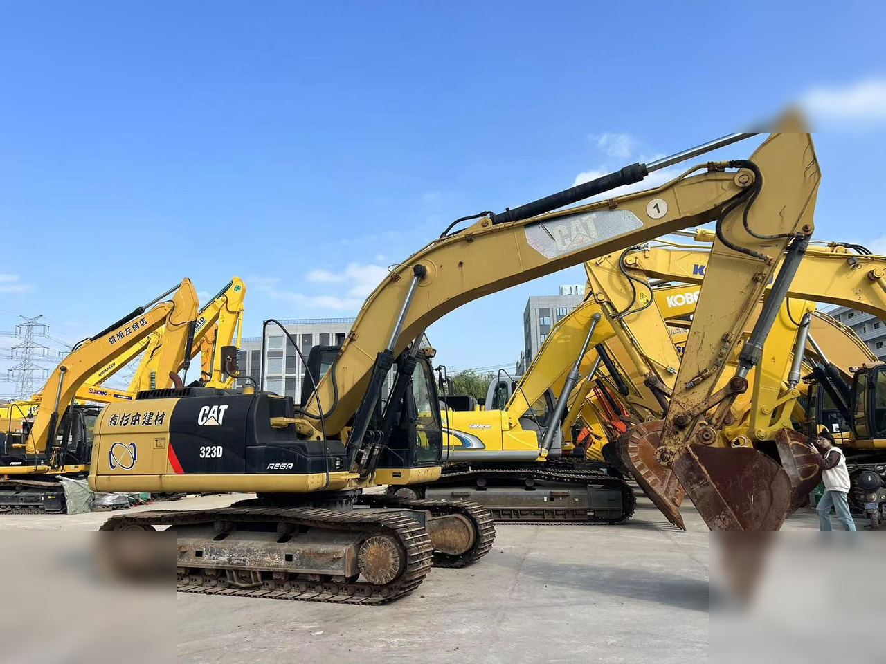 CATERPILLAR 323D - Lintekskavaator: pilt 1 CATERPILLAR 323D - Lintekskavaator: pilt 1