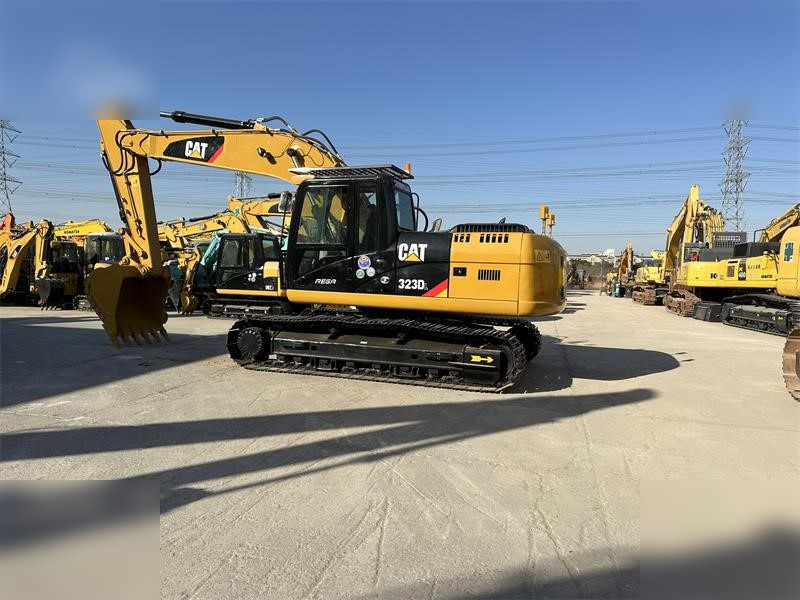 CATERPILLAR 323D - Lintekskavaator: pilt 1 CATERPILLAR 323D - Lintekskavaator: pilt 1