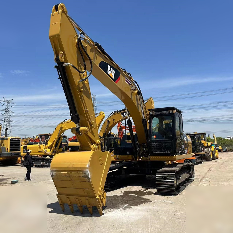 CATERPILLAR 323DL - Lintekskavaator: pilt 4 CATERPILLAR 323DL - Lintekskavaator: pilt 4