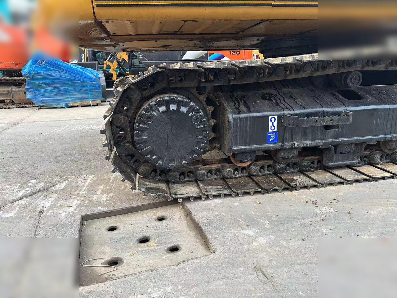 CATERPILLAR 323DL - Lintekskavaator: pilt 3 CATERPILLAR 323DL - Lintekskavaator: pilt 3