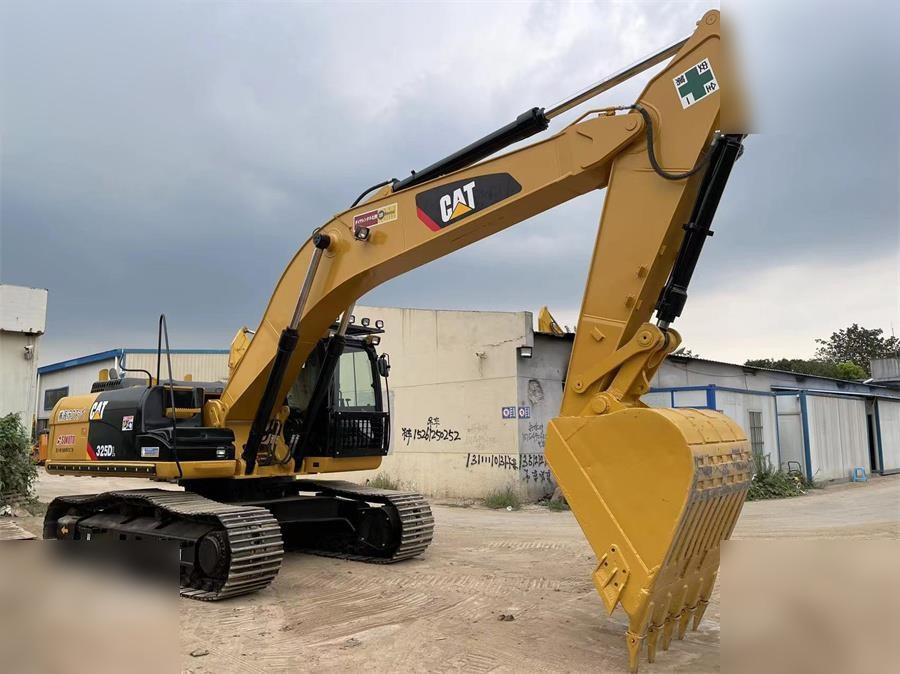 CATERPILLAR 325DL - Lintekskavaator: pilt 2 CATERPILLAR 325DL - Lintekskavaator: pilt 2