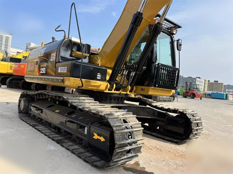 CATERPILLAR 325DL - Lintekskavaator: pilt 4 CATERPILLAR 325DL - Lintekskavaator: pilt 4