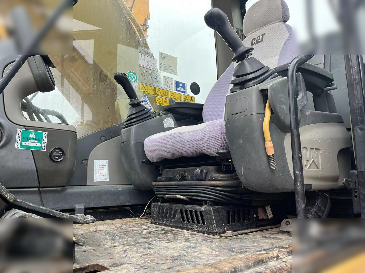 CATERPILLAR 329D - Lintekskavaator: pilt 3 CATERPILLAR 329D - Lintekskavaator: pilt 3