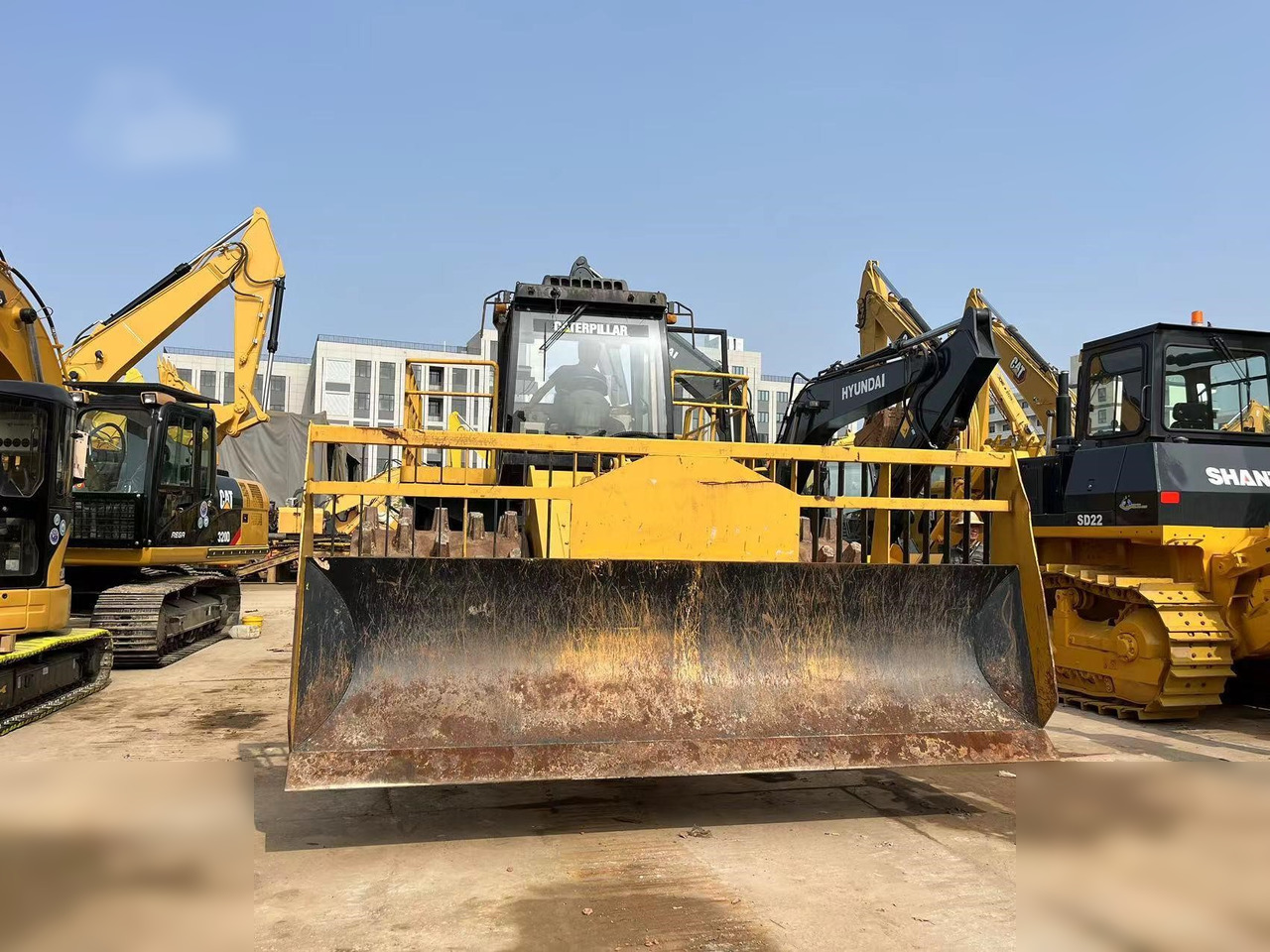CATERPILLAR 826G - Tihendaja: pilt 3 CATERPILLAR 826G - Tihendaja: pilt 3