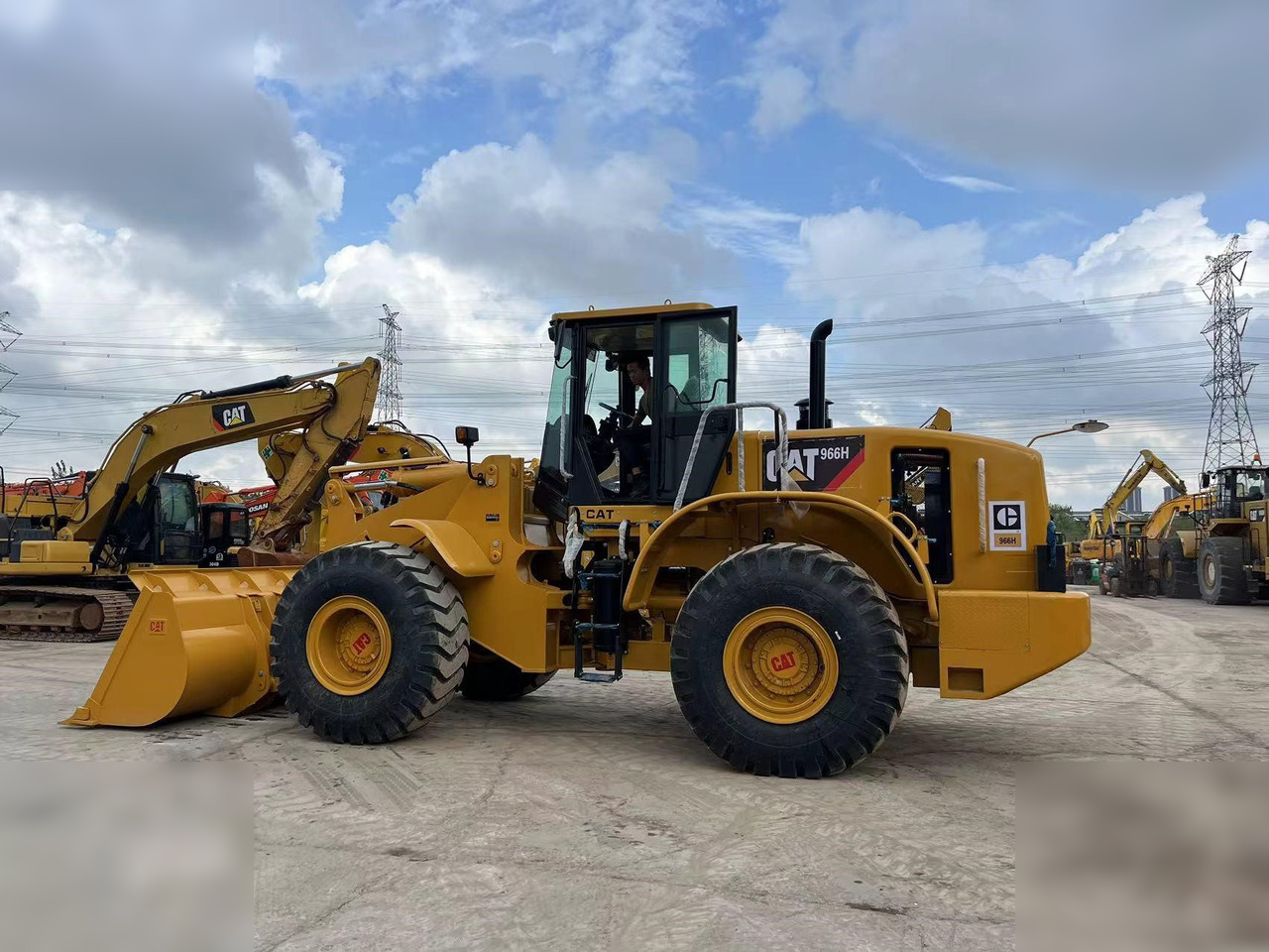 CATERPILLAR 966H - Rataslaadur: pilt 1 CATERPILLAR 966H - Rataslaadur: pilt 1