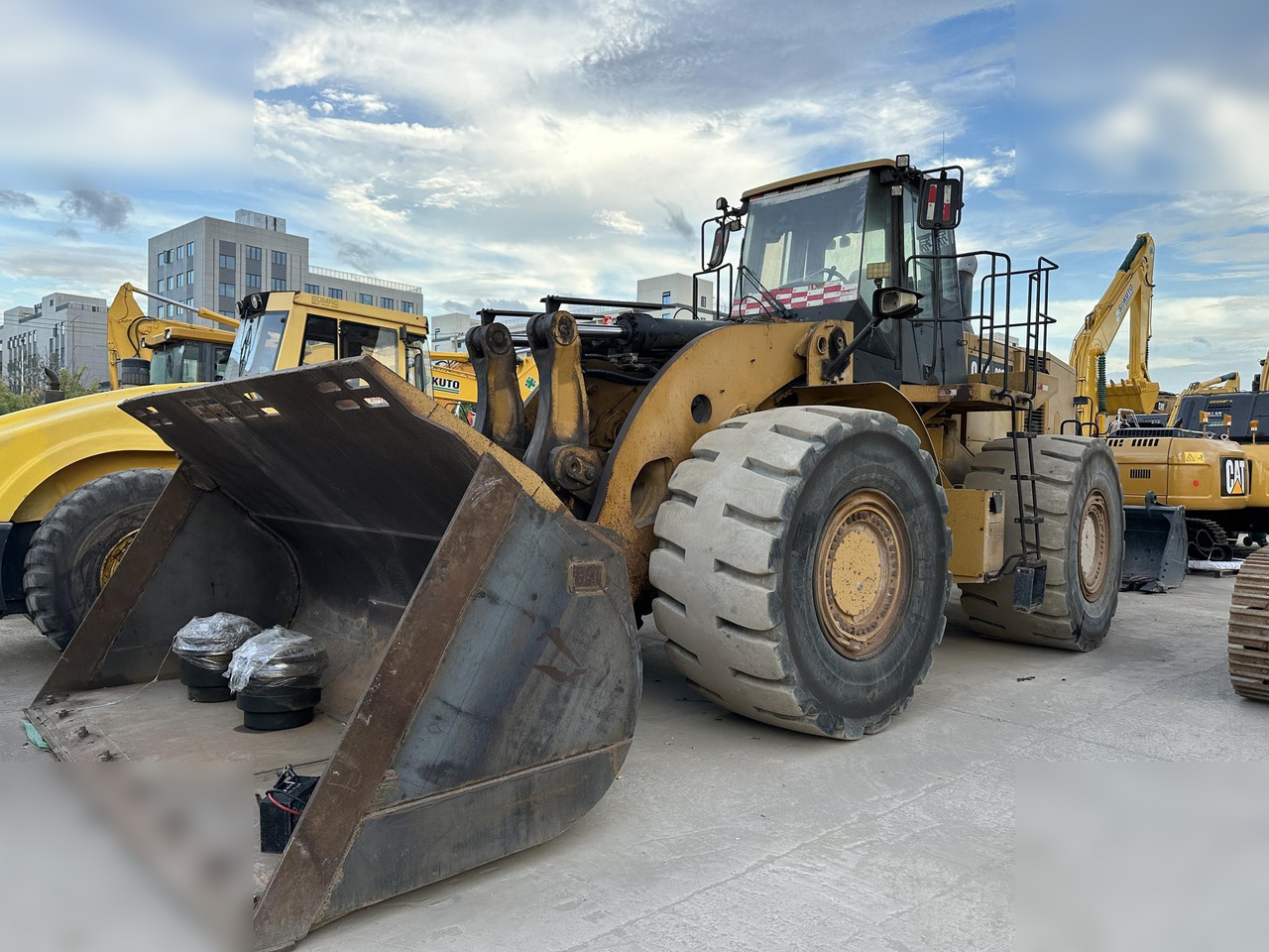 CATERPILLAR 986H - Rataslaadur: pilt 1 CATERPILLAR 986H - Rataslaadur: pilt 1