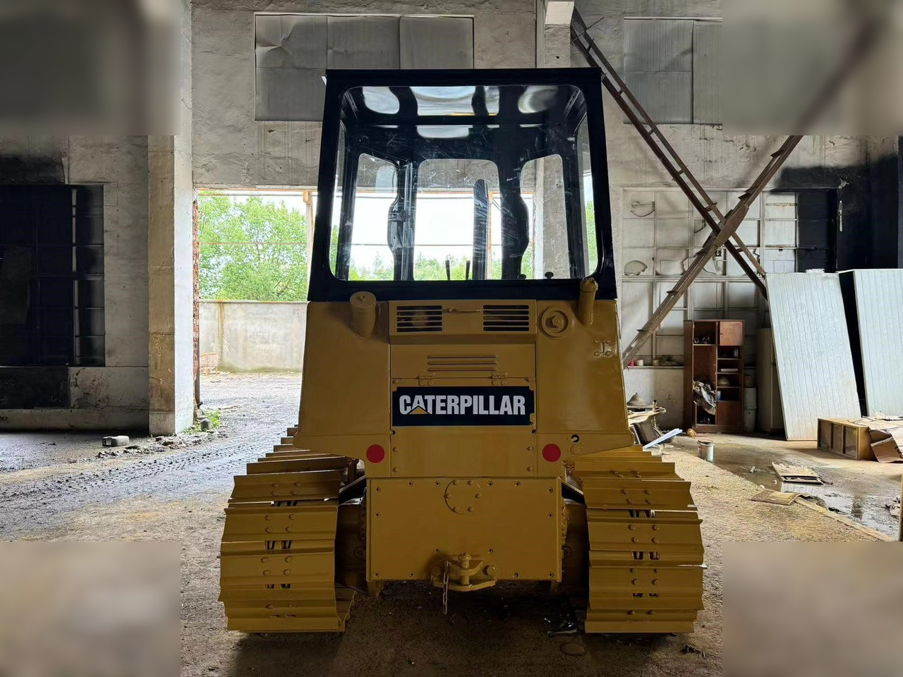 CATERPILLAR D4C - Buldooser: pilt 3 CATERPILLAR D4C - Buldooser: pilt 3