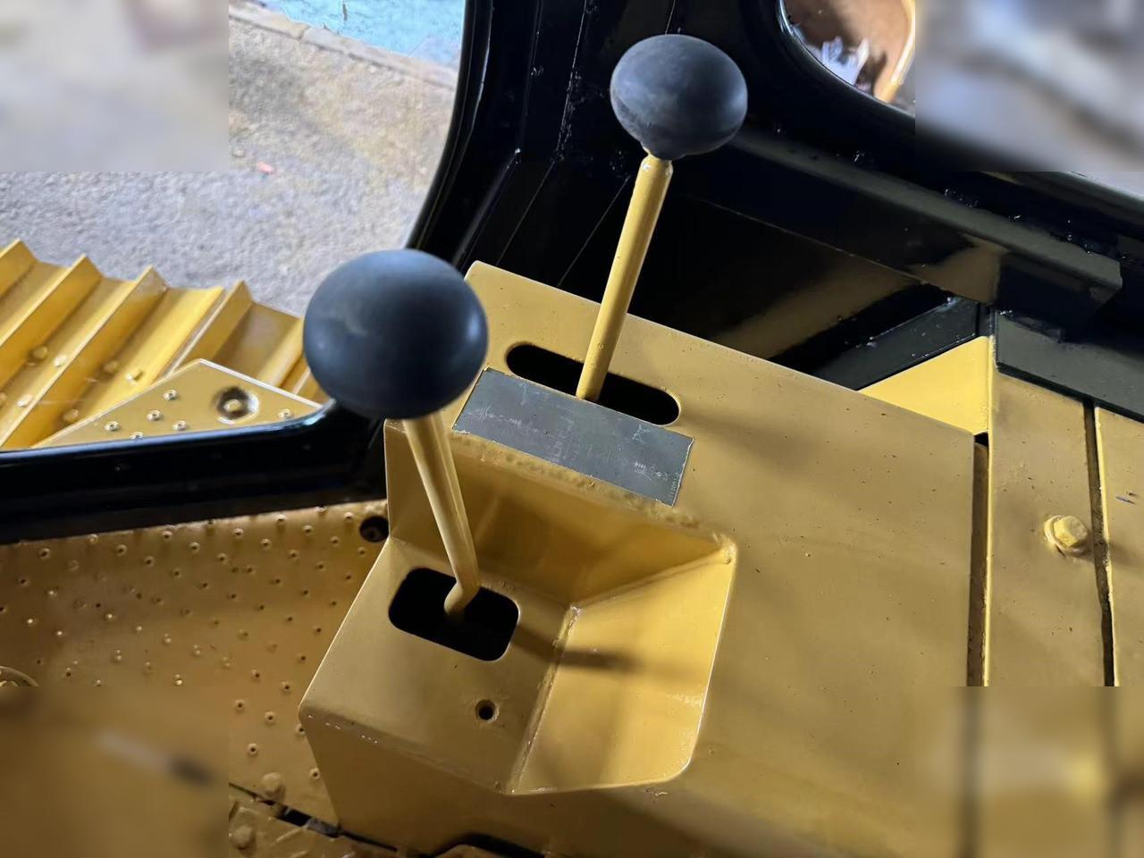 CATERPILLAR D4C - Buldooser: pilt 5 CATERPILLAR D4C - Buldooser: pilt 5