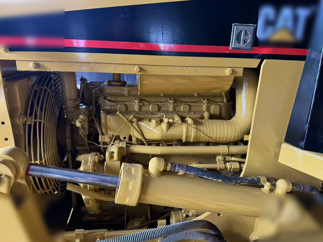 CATERPILLAR D4C - Buldooser: pilt 4 CATERPILLAR D4C - Buldooser: pilt 4