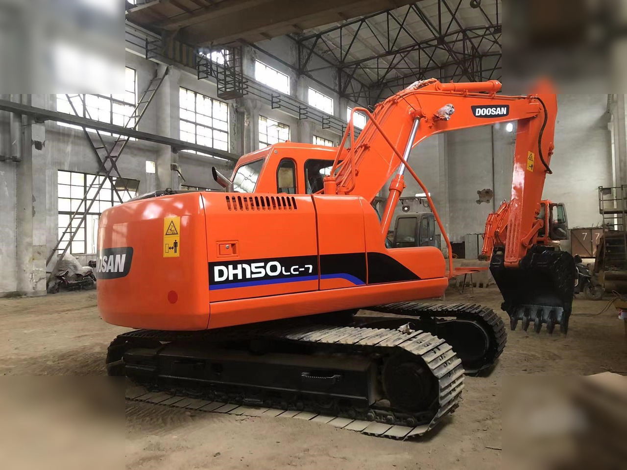 DOOSAN DH150 LC-7 - Lintekskavaator: pilt 2 DOOSAN DH150 LC-7 - Lintekskavaator: pilt 2