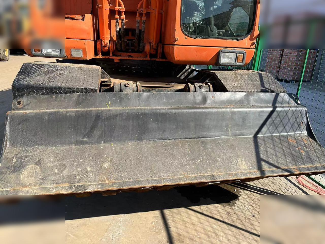 DOOSAN DH210W-7 - Ratastel ekskavaator: pilt 4 DOOSAN DH210W-7 - Ratastel ekskavaator: pilt 4