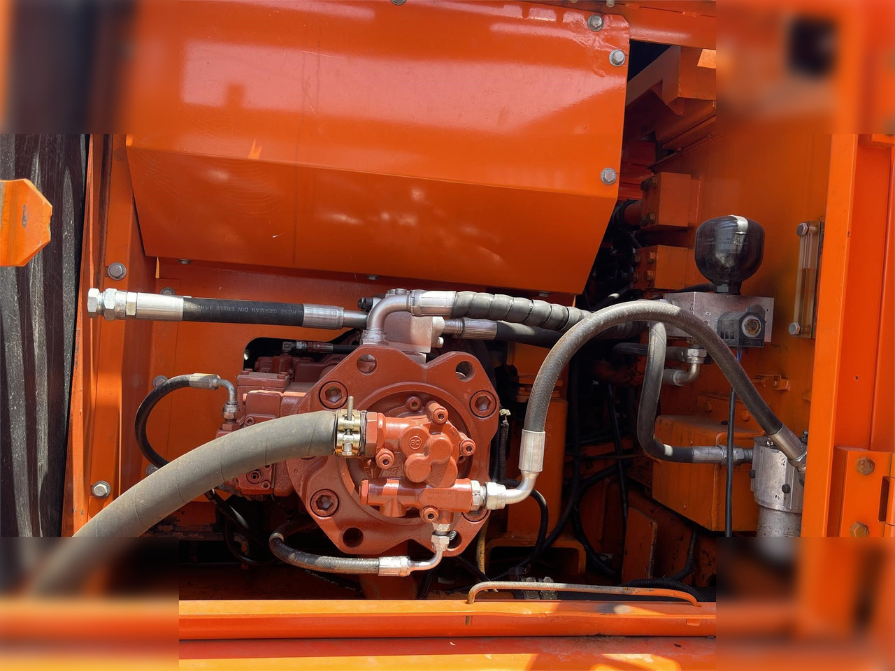 DOOSAN DH220 LC-7 - Lintekskavaator: pilt 3 DOOSAN DH220 LC-7 - Lintekskavaator: pilt 3