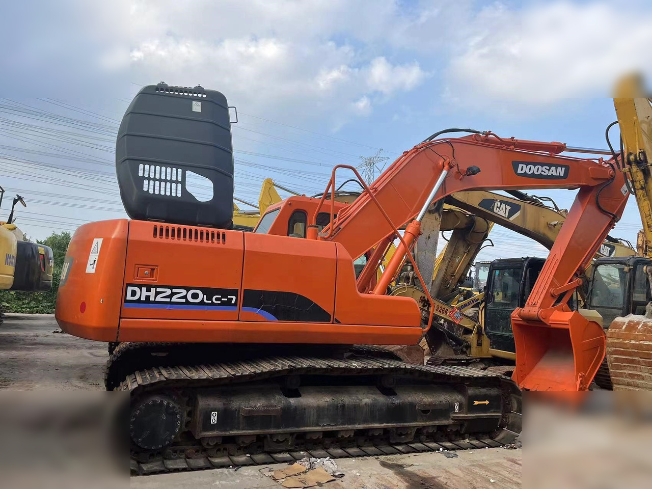 DOOSAN DH220 LC-7 - Lintekskavaator: pilt 1 DOOSAN DH220 LC-7 - Lintekskavaator: pilt 1
