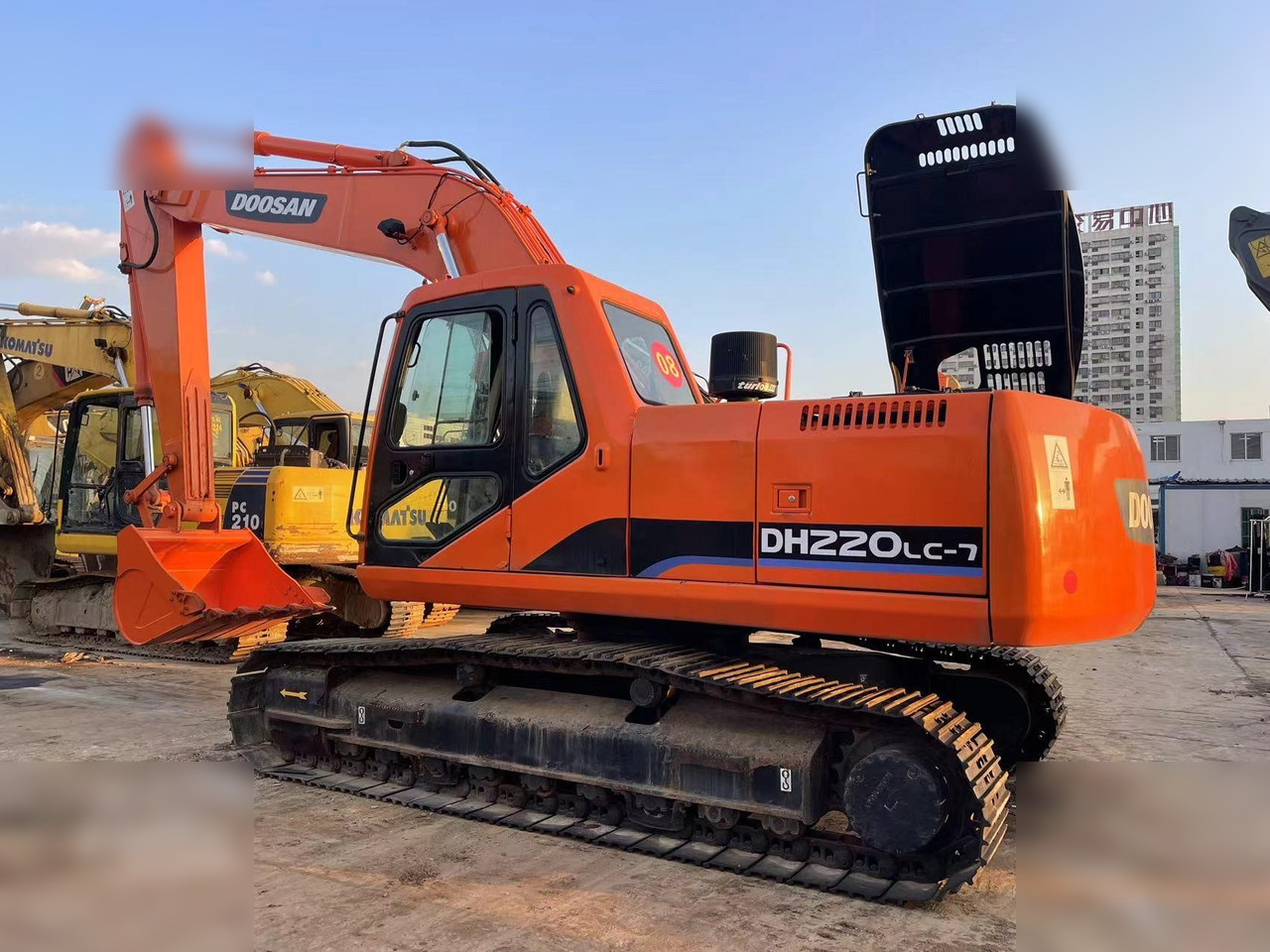 DOOSAN DH220 LC-7 - Lintekskavaator: pilt 3 DOOSAN DH220 LC-7 - Lintekskavaator: pilt 3