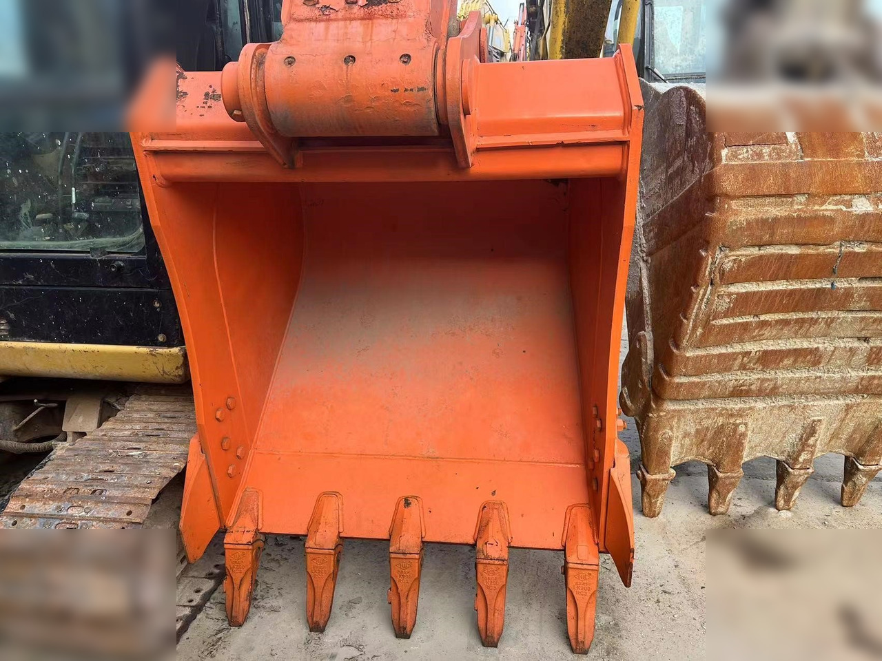 DOOSAN DH220 LC-7 - Lintekskavaator: pilt 3 DOOSAN DH220 LC-7 - Lintekskavaator: pilt 3
